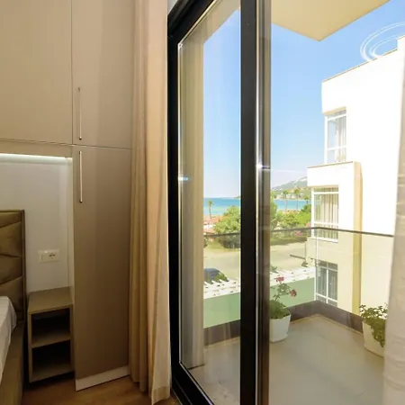 Apartment Seaside Serenity - Tirana Radhime