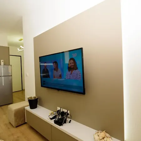 Seaside Serenity - Tirana Radhime Apartment Vlore