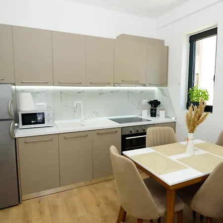 Seaside Serenity - Tirana Radhime Apartmán *