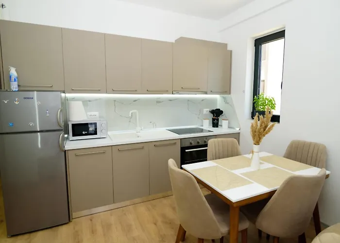 Seaside Serenity - Tirana Radhime Apartamento *