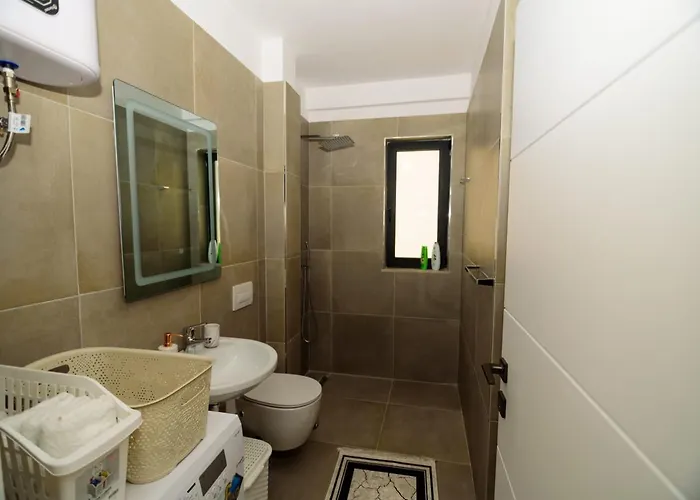 Seaside Serenity - Tirana Radhime Apartamento
